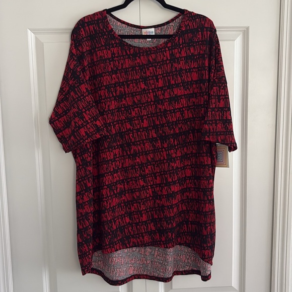 Red and Black Lularoe Irma Size 2XL - Picture 1 of 13